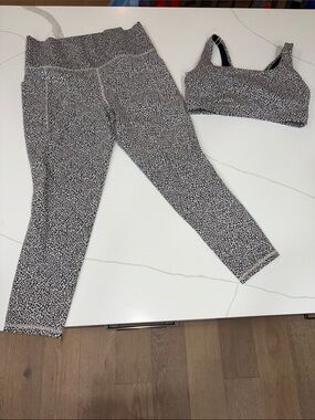 Athleta Speckled Black & White Active Set - Leggings + Sports Bra